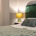 Center Escape Sleeps 8 Balcony With Views * Leeds (West Yorkshire)