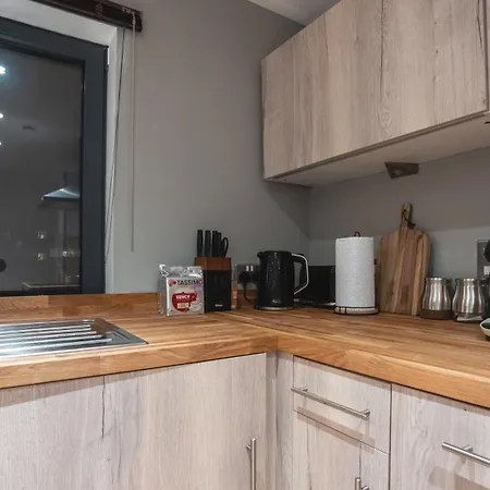 Center Escape Sleeps 8 Balcony With Views Apartment