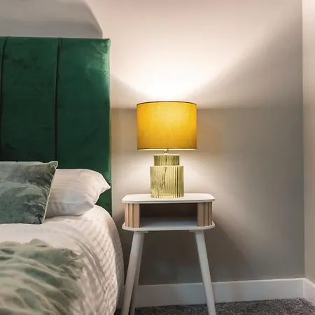 Lejlighed Center Escape Sleeps 8 Balcony With Views
