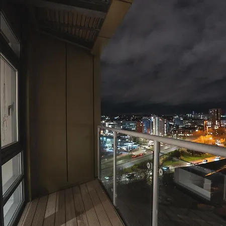 Center Escape Sleeps 8 Balcony With Views