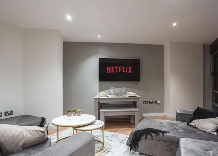 Center Escape Sleeps 8 Balcony With Views * Leeds (West Yorkshire)