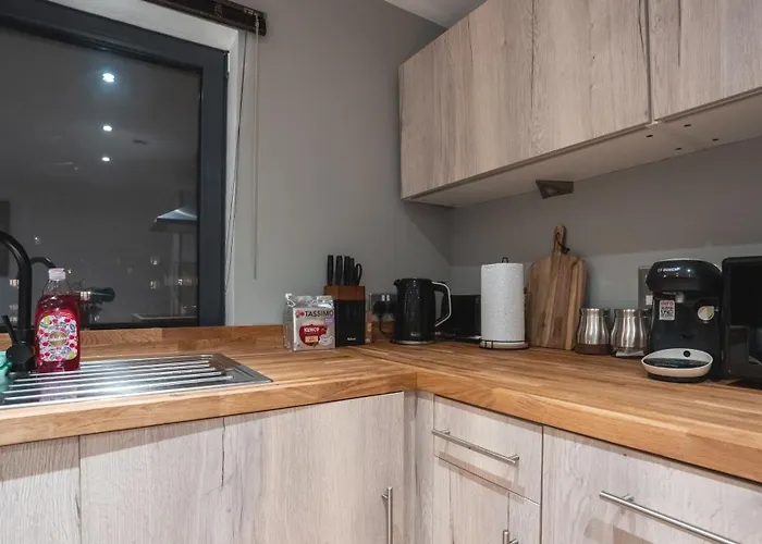 Center Escape Sleeps 8 Balcony With Views Apartment