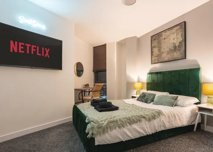 Center Escape Sleeps 8 Balcony With Views Apartment